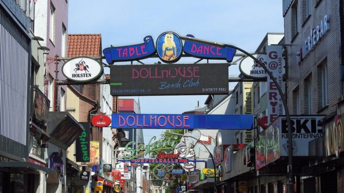 Sankt Pauli Hamburg Reeperbahn Kiez Sankt Pauli Hamburg Reeperbahn Kiez - Barni1 / Pixabay