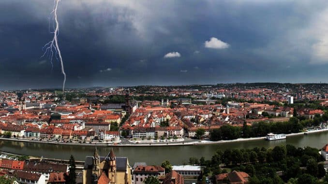 W%C%BCrzburg Panoramic Image W%C%BCrzburg Panoramic Image - blende12 / Pixabay