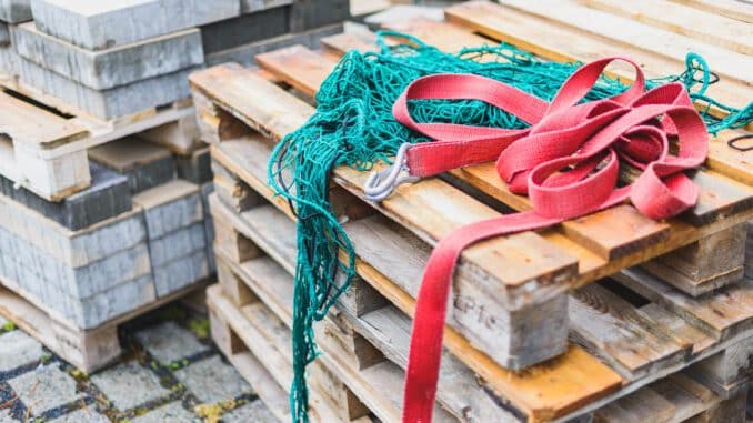 Wooden Pallets Pallets Stack Wood  - Rene_Bittner_Photography / Pixabay