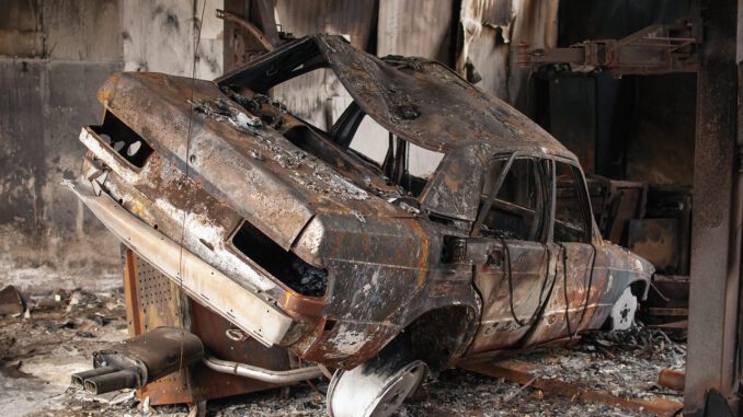 Car Wreck Car Old Rusted Oldtimer  - harrydona / Pixabay