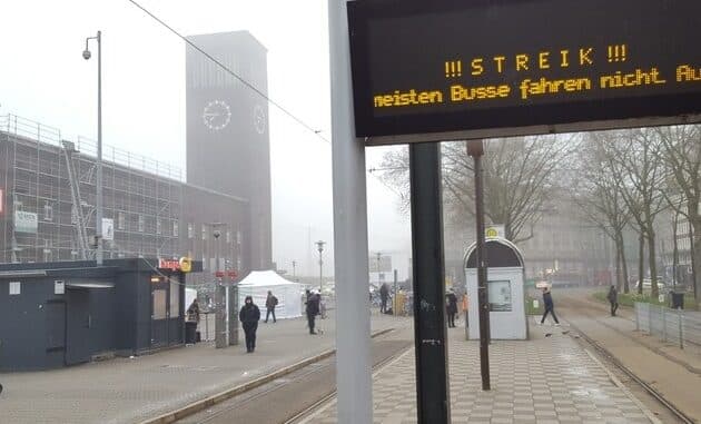 Großstreik am Montag: Diese Rechte haben Flug- und Bahngäste