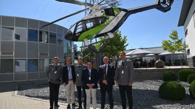 Tauberfränkischer Kommandeur zu Gast bei Airbus
