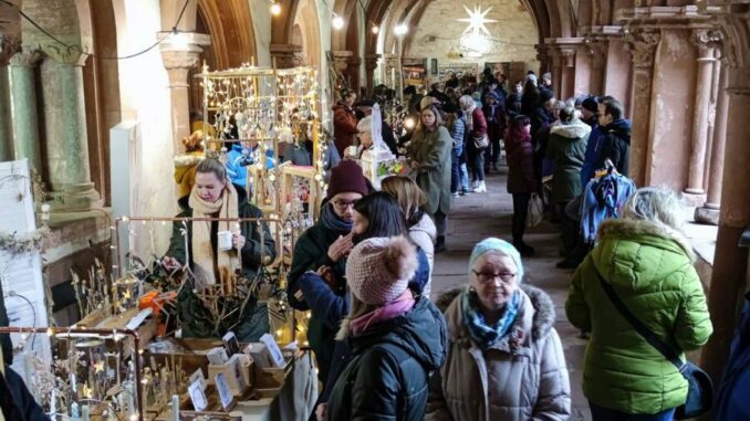 Einzigartige Adventsstimmung im Bronnbacher Kreuzgang