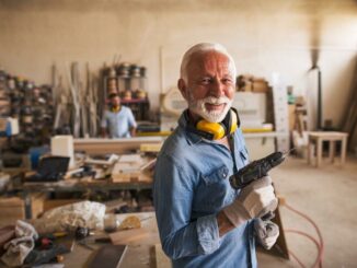 Generationsübergreifender Wissenstransfer per Jobbörse - "Arbeit und Rente" bringt Fachkräfte im Rentenalter und Betriebe zusammen / Main-Tauber-Kreis