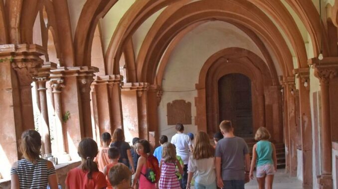 Die Bronnbacher Klostermauern erzählen ihre Geschichte - Themenführung für Kinder im Vor