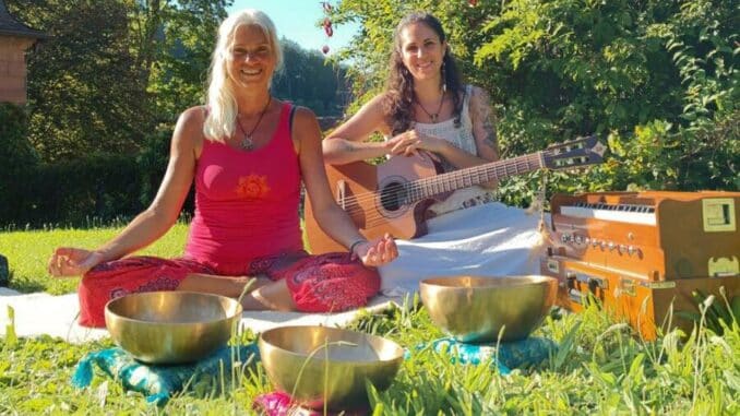 Yin-Yoga mit Livemusik am Donnerstag, 6. Juni, im Kloster Bronnbach / Main-Tauber-Kreis