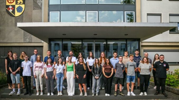 20 junge Menschen starten in Ausbildung und Studium beim Landratsamt / Main-Tauber-Kreis