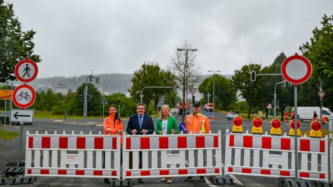 Verkehrssicherheit hat oberste Priorität - Landrat Schauder besichtigt Baustelle der L 506 in Tauberbischofsheim / Main-Tauber-Kreis