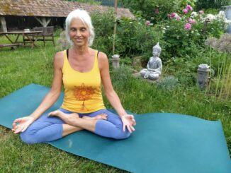 Kraft und Energie für den Tag tanken: "Yoga am Morgen" am Sonntag, 24. Juli im Kloster Bronnbach