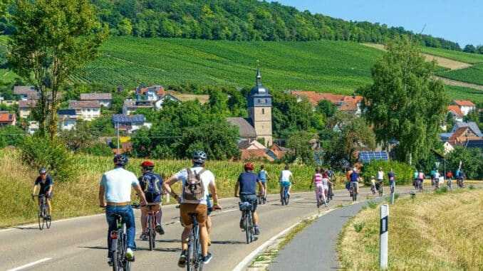 Autofreier Sonntag - Tausende Radfahrerinnen und Radfahrer unterwegs