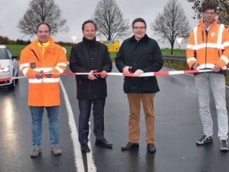 Gut drei Kilometer des Autobahnzubringers K 2877 bei Assamstadt saniert