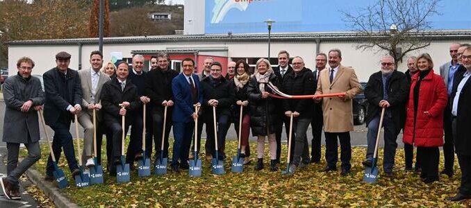 Spatenstich für flächendeckende Glasfaser im Main-Tauber-Kreis