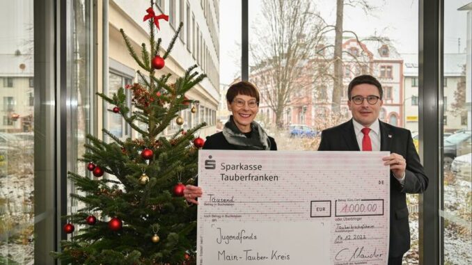 Landrat verzichtet auf Weihnachtspost - Eingesparte Kosten kommen Jugendfonds zugute