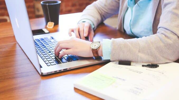 Plattform "jobs4young" als digitale Brücke zwischen Schule und Ausbildung
