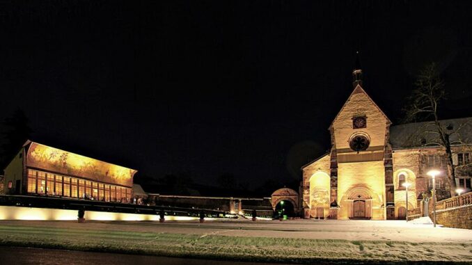 Geschichte erleben zwischen Glühwein und Orgelkonzert - Winterabendführung am Samstag, 4. Februar, im Kloster Bronnbach