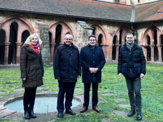 Regierungspräsident Dr. Ehmann im Kloster Bronnbach