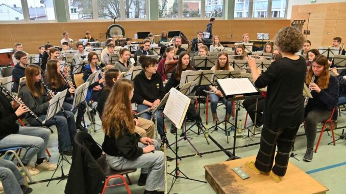 Musikalisches Highlight am Wochenende - Das Kreisjugendblasorchester tritt in Grünsfeld und Weikersheim auf