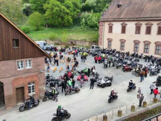 Bikertreff im Klosterhof Bronnbach - Motorradgottesdienst am 1. Mai