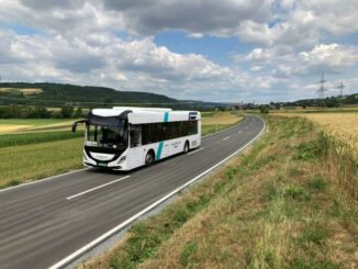 Eisenhauer testet E-Bus im Main-Tauber-Kreis