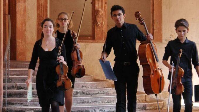 Kursteilnehmer der Jeunesses Musicales Weikersheim gastieren in Bronnbach