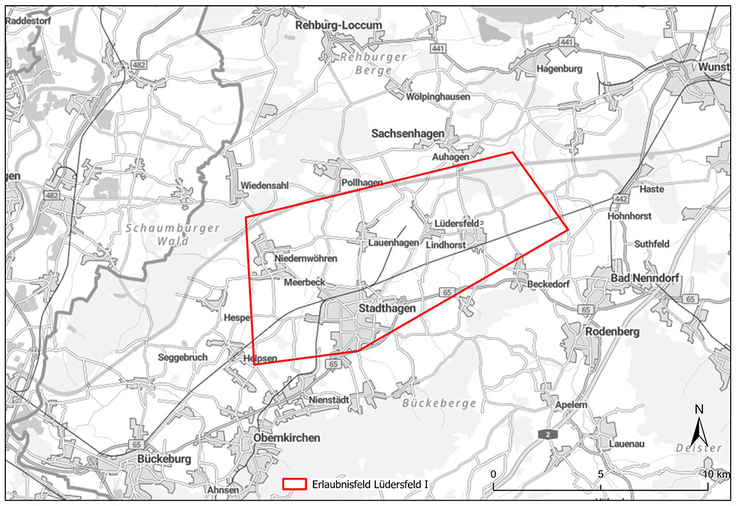 Auf einer knapp 88,5 Quadratkilometer großen Fläche, die unter anderem die Ortschaften Stadthagen Lindhorst und Niedernwöhren umfasst, erstreckt sich das Erlaubnisfeld Lüdersfeld I.