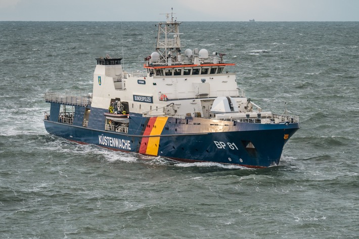 BPOL-CUX: Bundespolizei See eskortiert FSRU-Terminal &quot;Energos Force&quot; durch die Nordsee +++ Vorgang verläuft ohne Zwischenfälle +++