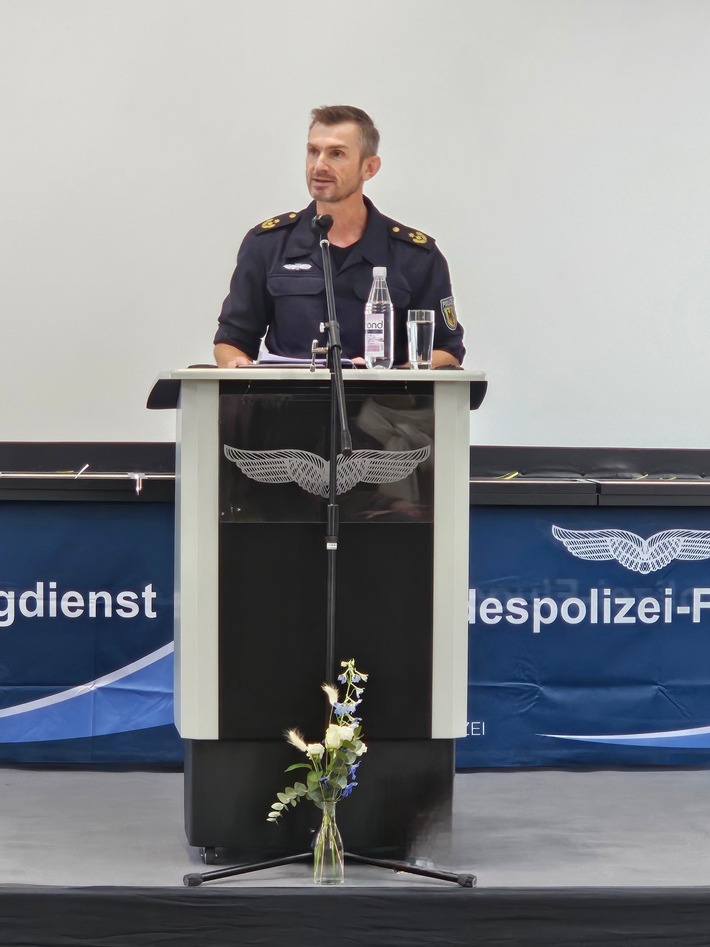 BPOLD 11: "Mission Completed": Lizenzübergabe an die Absolventen des 43. Ausbildungslehrgangs für Pilotinnen und Piloten des Bundes und der Länder