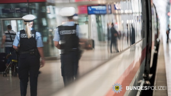 Bundespolizeidirektion München: Ohne Ticket und mit geklautem Roller / 36-Jähriger "sammelt" Straftaten