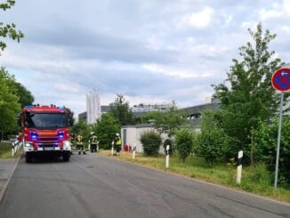 FF Bad Salzuflen: Brand in Trafohäuschen sorgt für Stromausfall in Teilen Bad Salzuflens / Freiwillige Feuerwehr ist im Lockhauser Industriegebiet im Einsatz