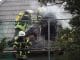 FF Bad Salzuflen: Passanten entdecken Dachstuhlbrand am Asenberg / Feuerwehr ist mit rund 100 Kräften mehrere Stunden an der Straße &quot;Unter den Buchen&quot; im Einsatz