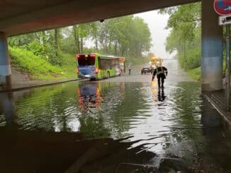 FF Bad Salzuflen: Unwetterfront sorgt für 80 Einsätze / Freiwillige Feuerwehr Bad Salzuflen ist mit vereinten Kräften unterwegs