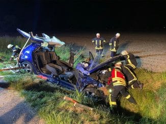 FF Goch: 31 jähriger nach Wildunfall in Fahrzeug eingeschlossen