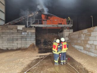 FF Goch: Brand in Industriehalle