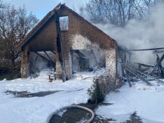 FF Goch: Doppelgarage und Carport komplett ausgebrannt