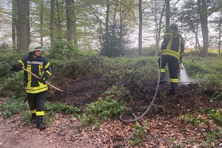 FF Goch: Erneut Feuer in Waldstück