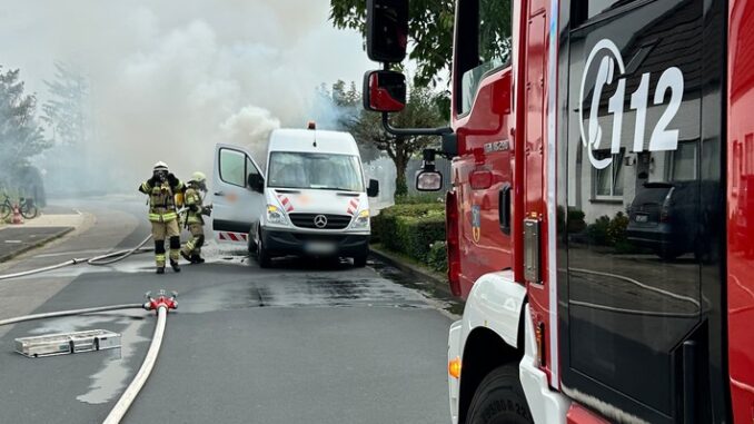 FF Goch: Fahrzeugbrand durch technischen Defekt