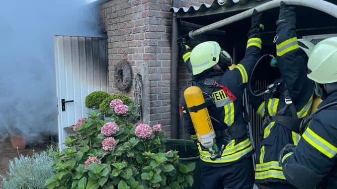 FF Goch: Feuerwehr verhindert Wohnhausbrand | Weitere Einsätze am frühen Morgen