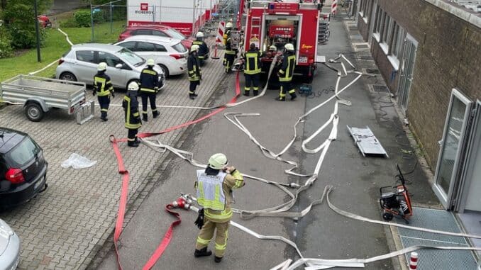 FF Goch: Kellerbrand mit drei vermissten Personen