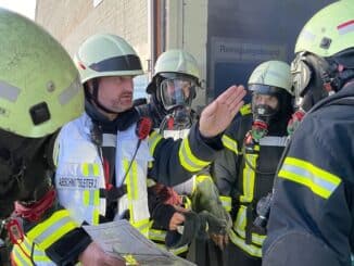 FF Goch: Übung bei TROX - Brand in Produktionshalle