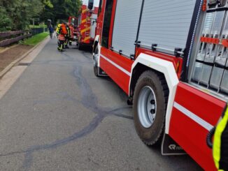 FFW Schiffdorf: Glutnester in Kamin sorgen für Verrauchung im Gebäude