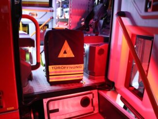 FFW Schiffdorf: Hilferufe aus Wohnung sorgen für Einsatz von Rettungsdienst und Feuerwehr