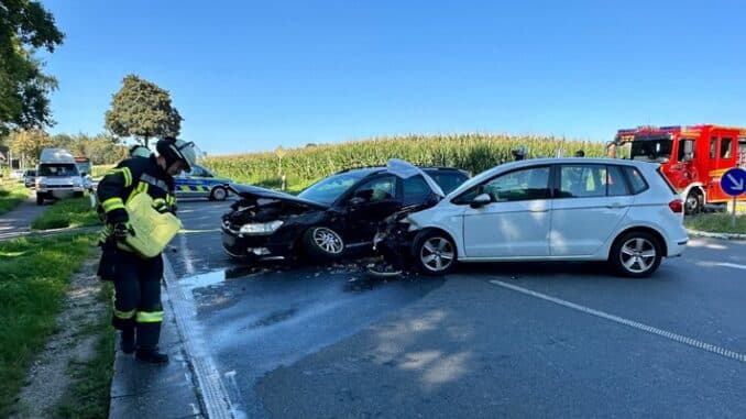 FFW Schwalmtal: Auslaufende Betriebsmittel nach Verkehrsunfall