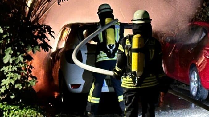 FFW Schwalmtal: Feuerwehr löscht PKW Brand