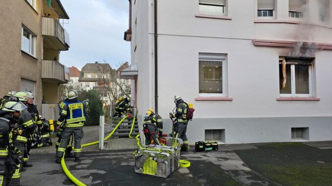 FW-AR: Brand einer Wohnung konnte schnell gelöscht werden