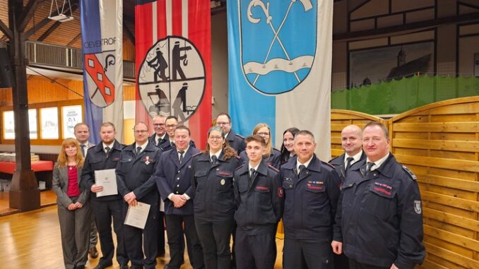 FW-AR: Feier zu Ehren der heiligen Agatha des Basislöschzuges 3 in Rumbeck