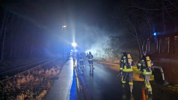 FW-AR: Kellerbrand in leerstehendem Haus