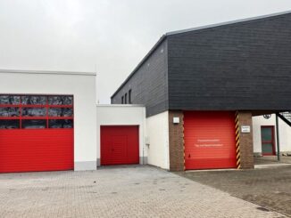 FW-AR: Stadt Arnsberg investiert in den Brandschutz - Feuerwehrgerätehaus Oeventrop erweitert