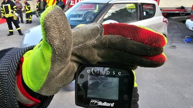 FW-AR: Unfälle mit Elektrofahrzeugen - die Feuerwehr ist gerüstet
