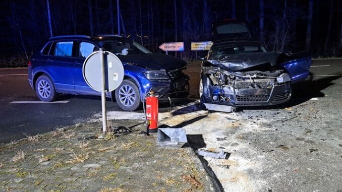 FW-AR: Verkehrsunfall mit zwei beteiligten Fahrzeugen