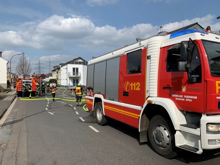 FW Alfter: Brand von Gartenmöbeln